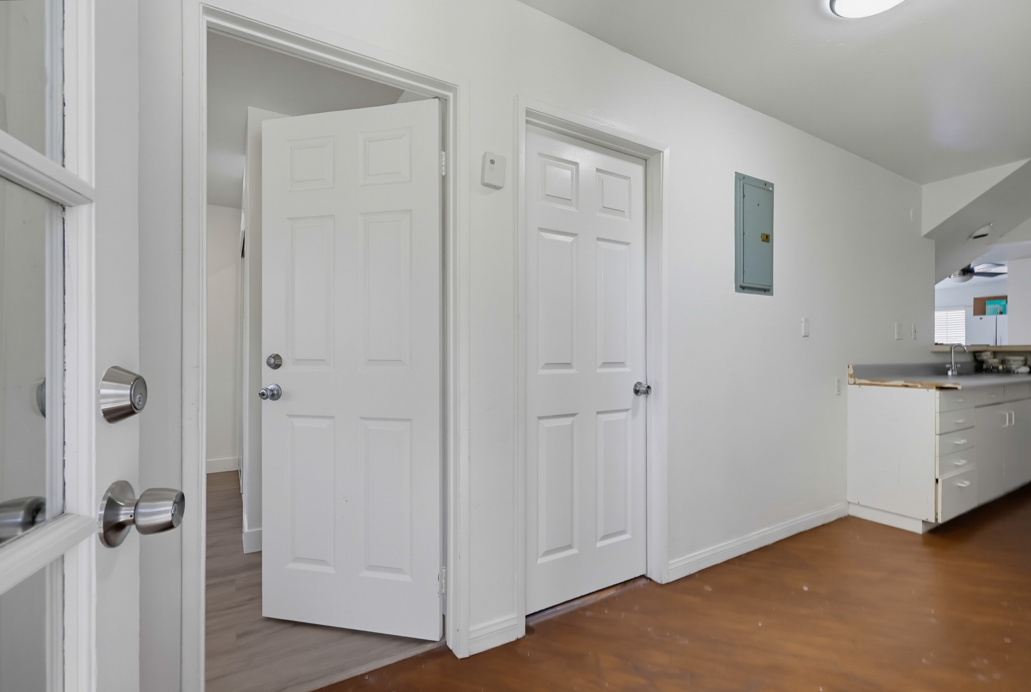 Virtual tour photo 7 of 50 for 5230 Tipton St