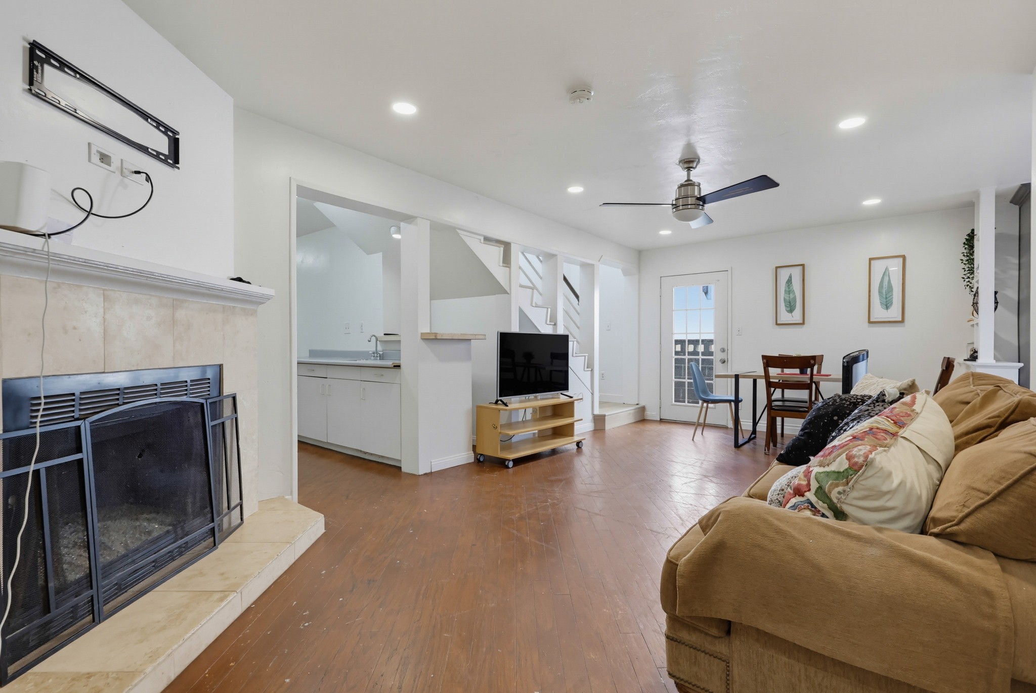 Virtual tour photo 12 of 50 for 5230 Tipton St