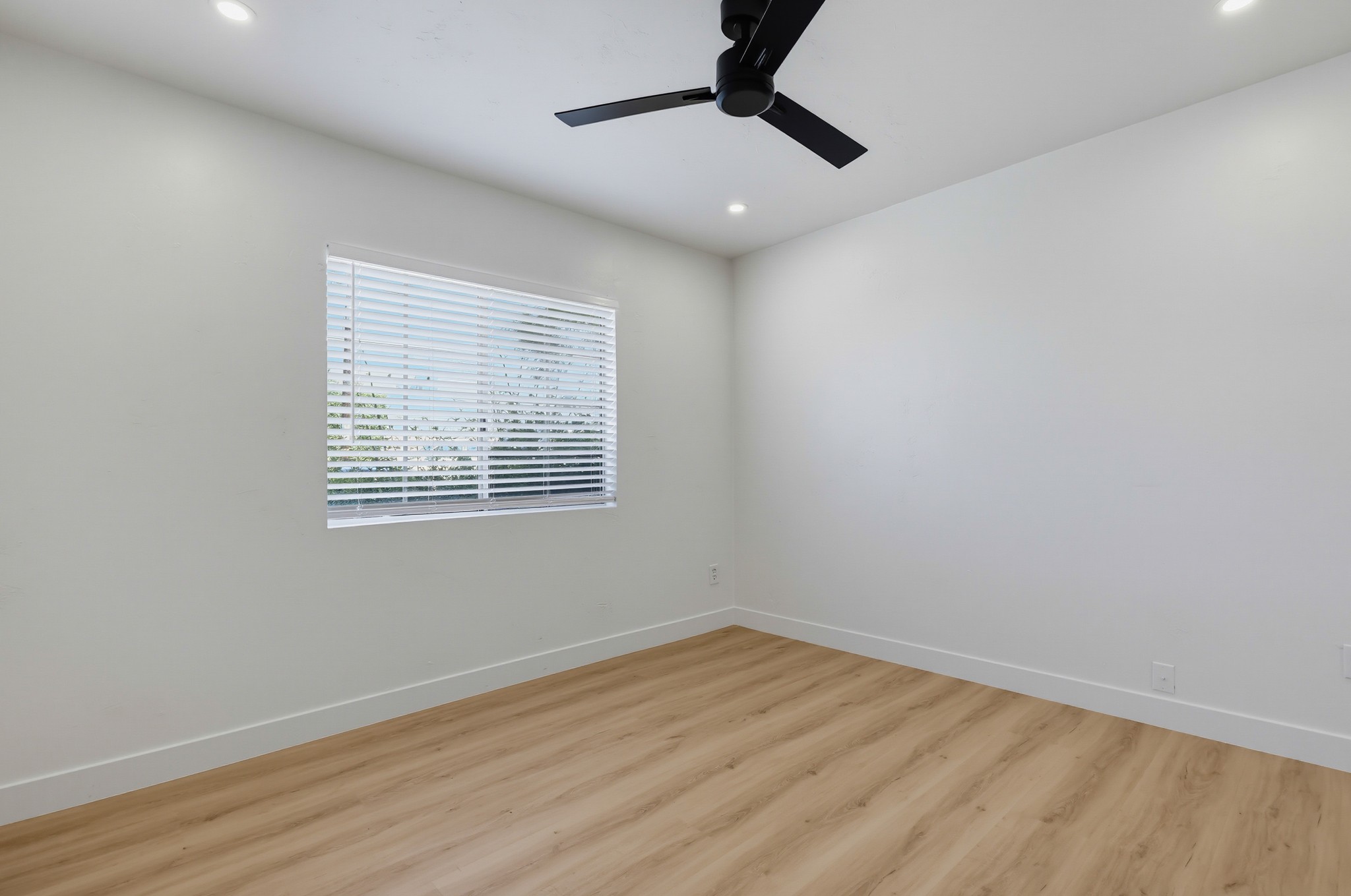 Virtual tour photo 26 of 50 for 5230 Tipton St