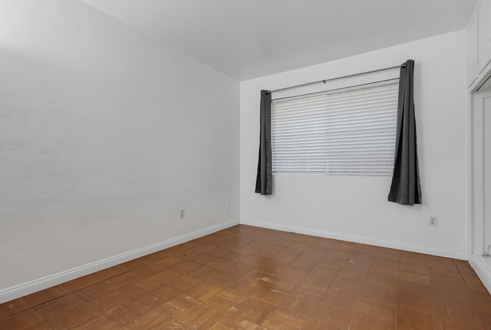 Virtual tour photo 31 of 50 for 5230 Tipton St