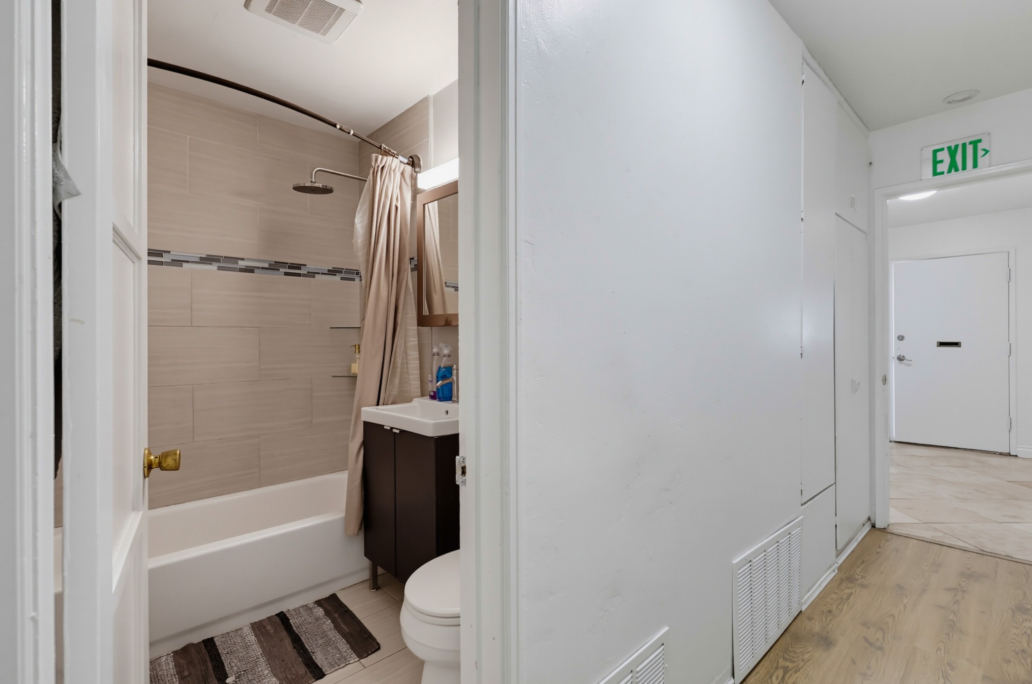Virtual tour photo 40 of 50 for 5230 Tipton St