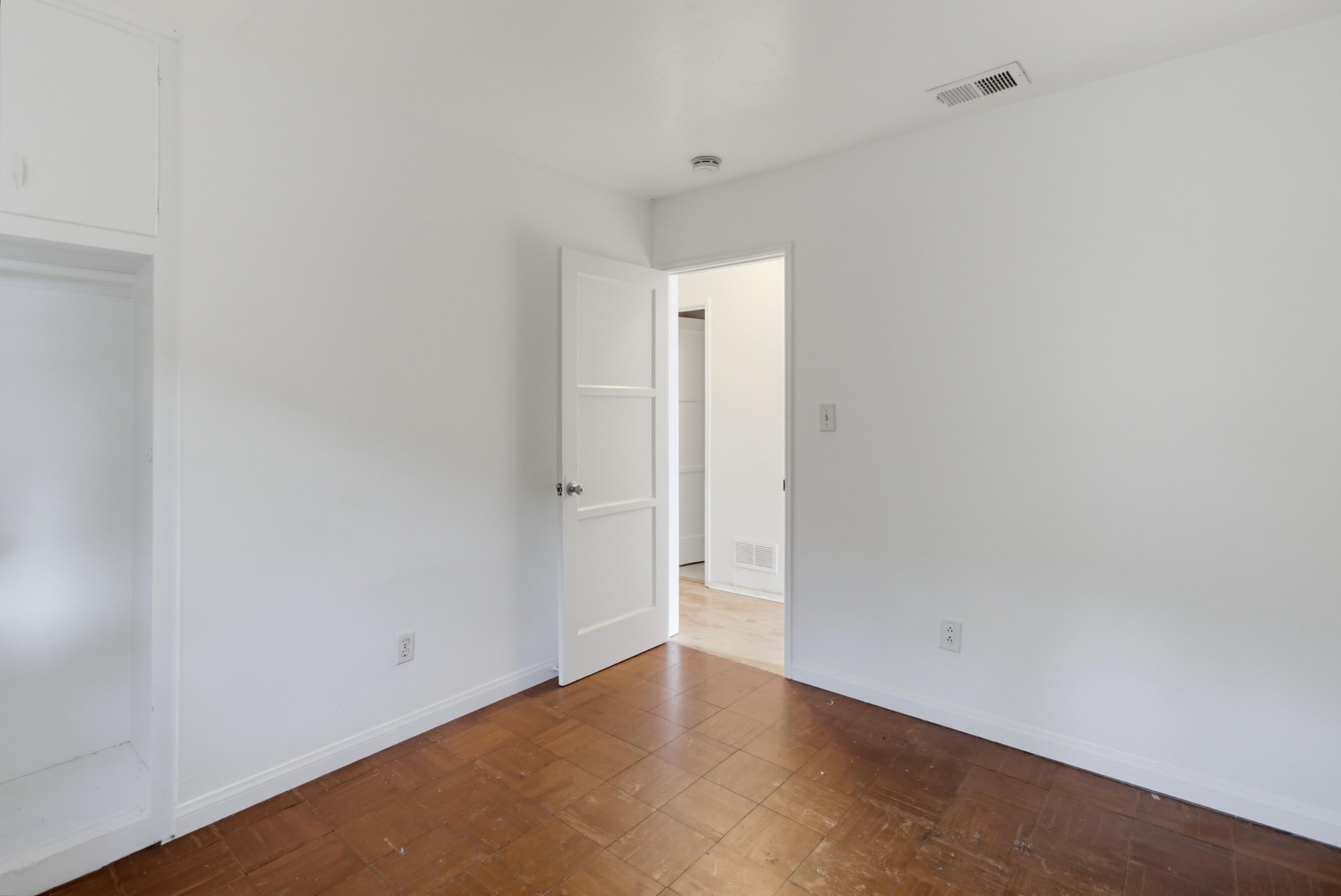 Virtual tour photo 17 of 41 for 5230 Tipton St