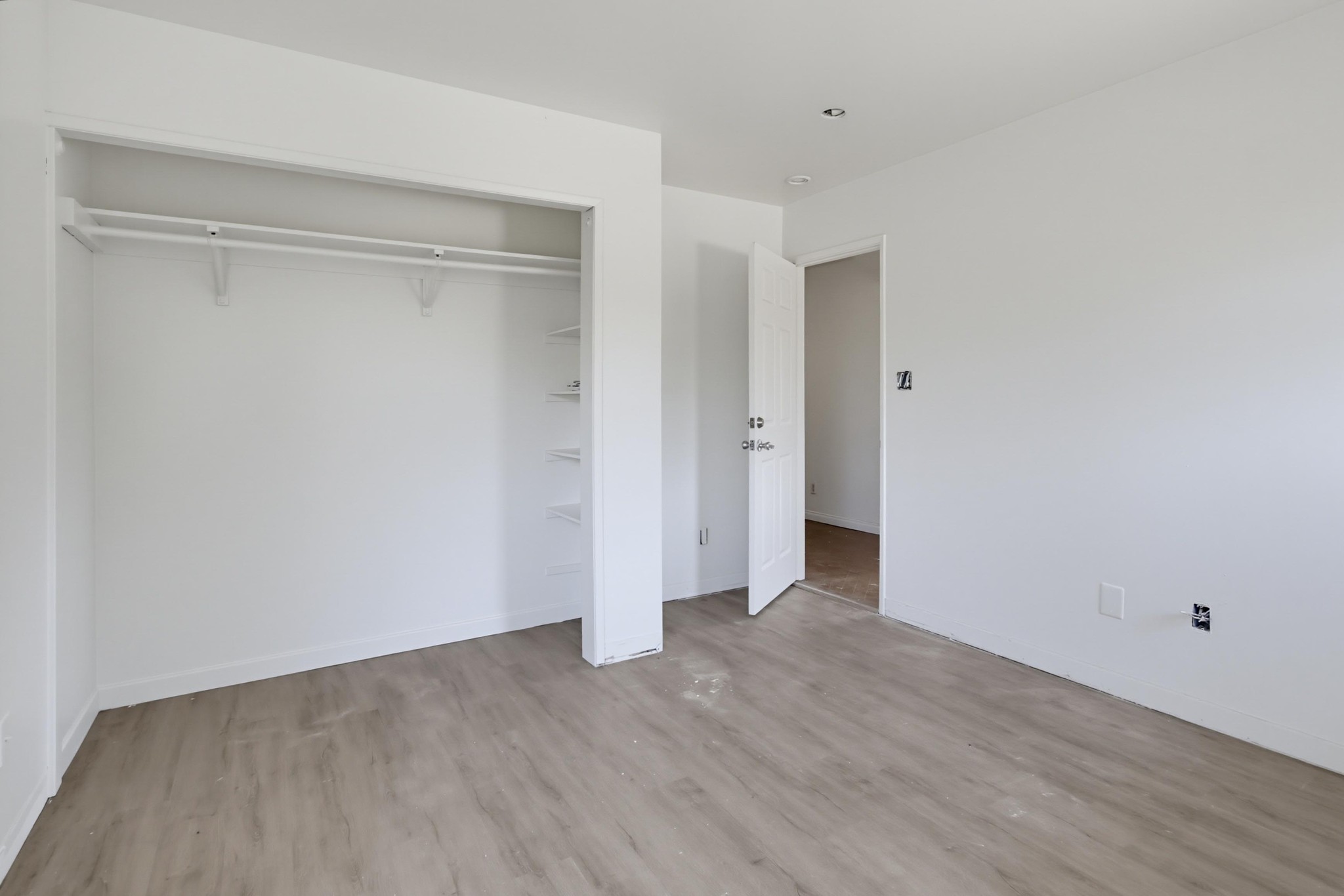 Virtual tour photo 23 of 41 for 5230 Tipton St