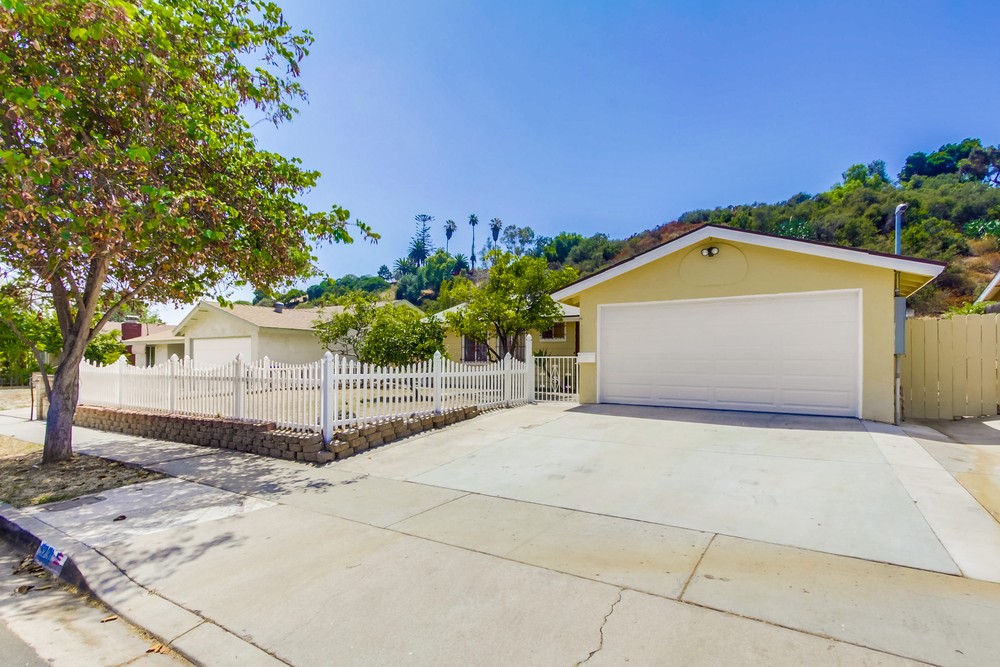 Virtual tour photo 3 of 45 for 5231 Auburn Dr