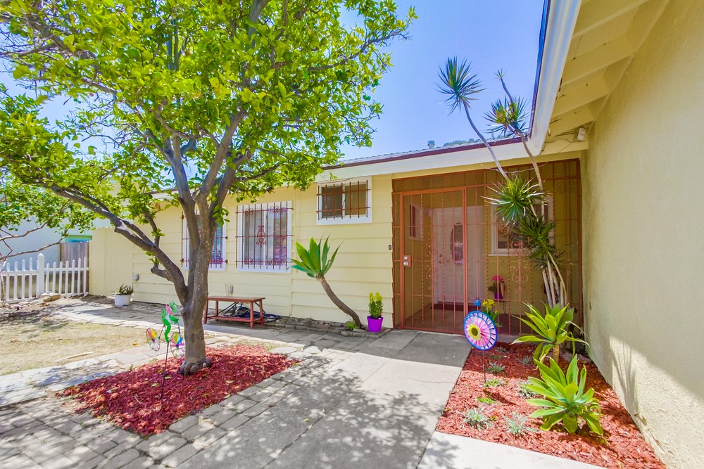 Virtual tour photo 7 of 45 for 5231 Auburn Dr