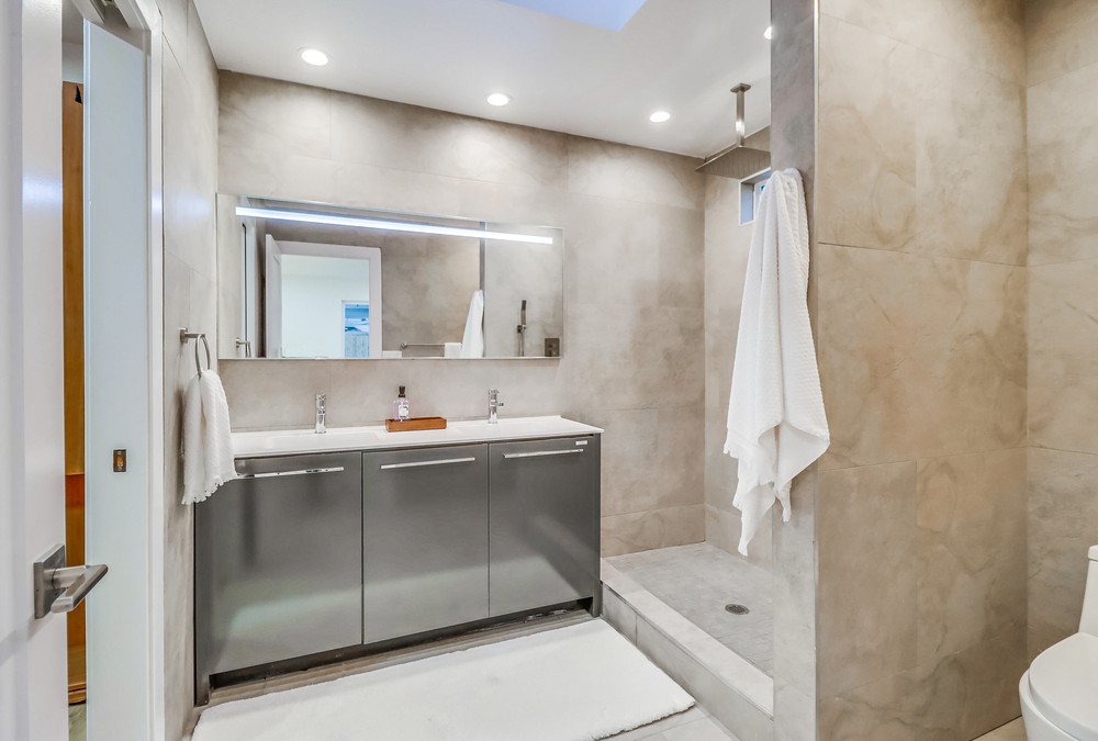 Virtual tour photo 42 of 71 for 5231 Channing St