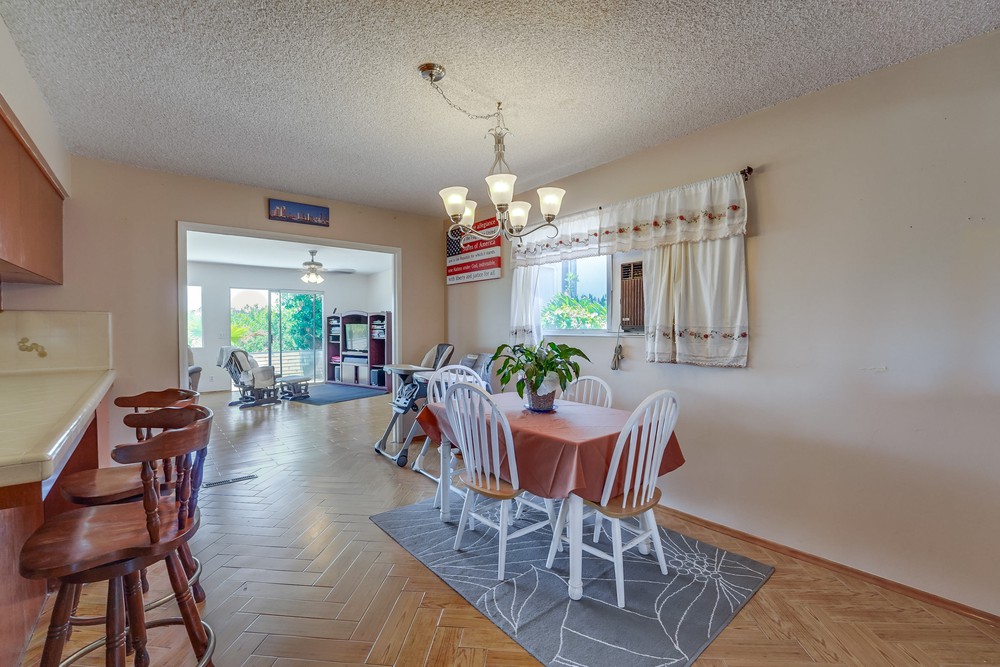 Virtual tour photo 17 of 42 for 5332 Prosperity Ln