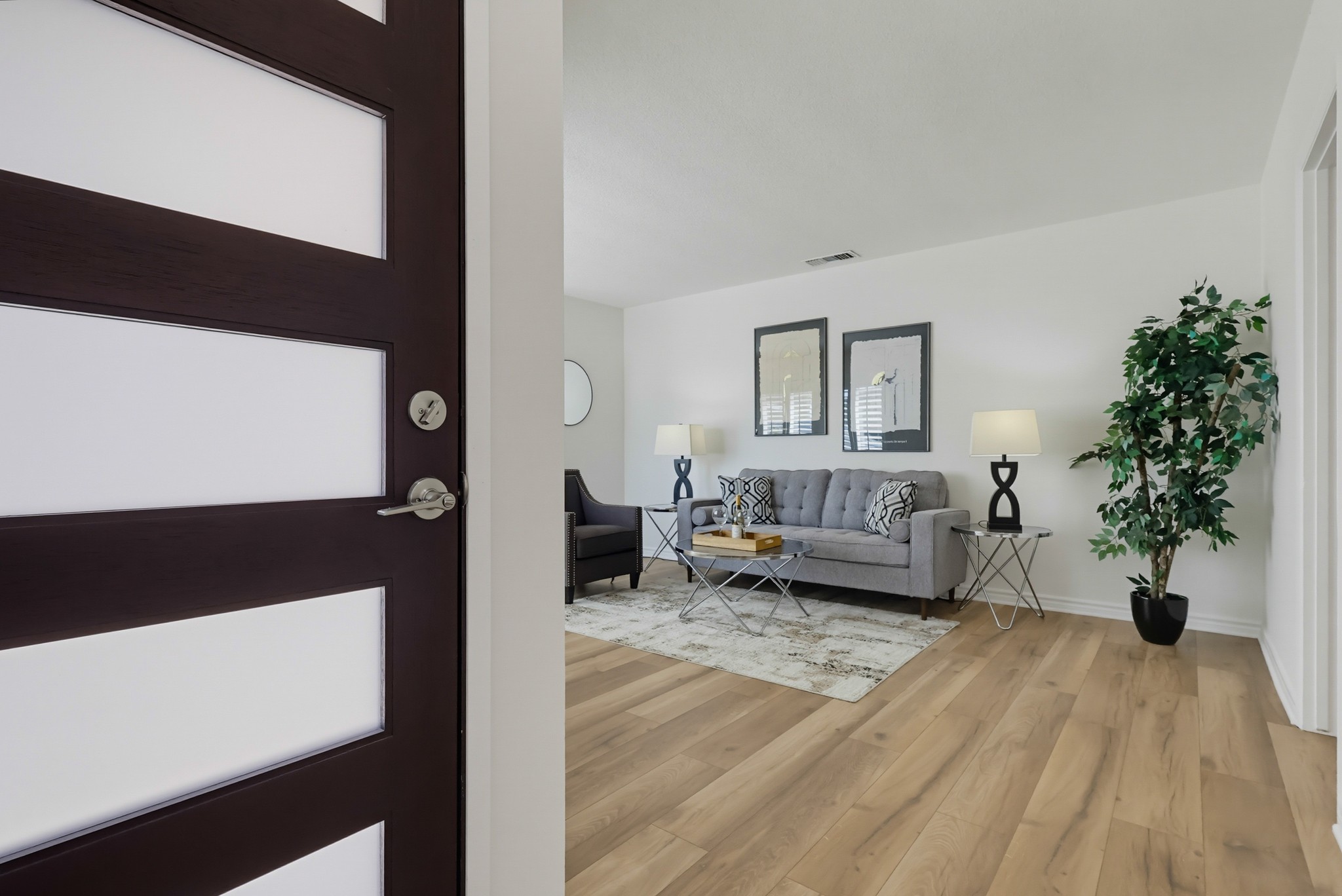 Virtual tour photo 9 of 67 for 5234 Knoxville Ave
