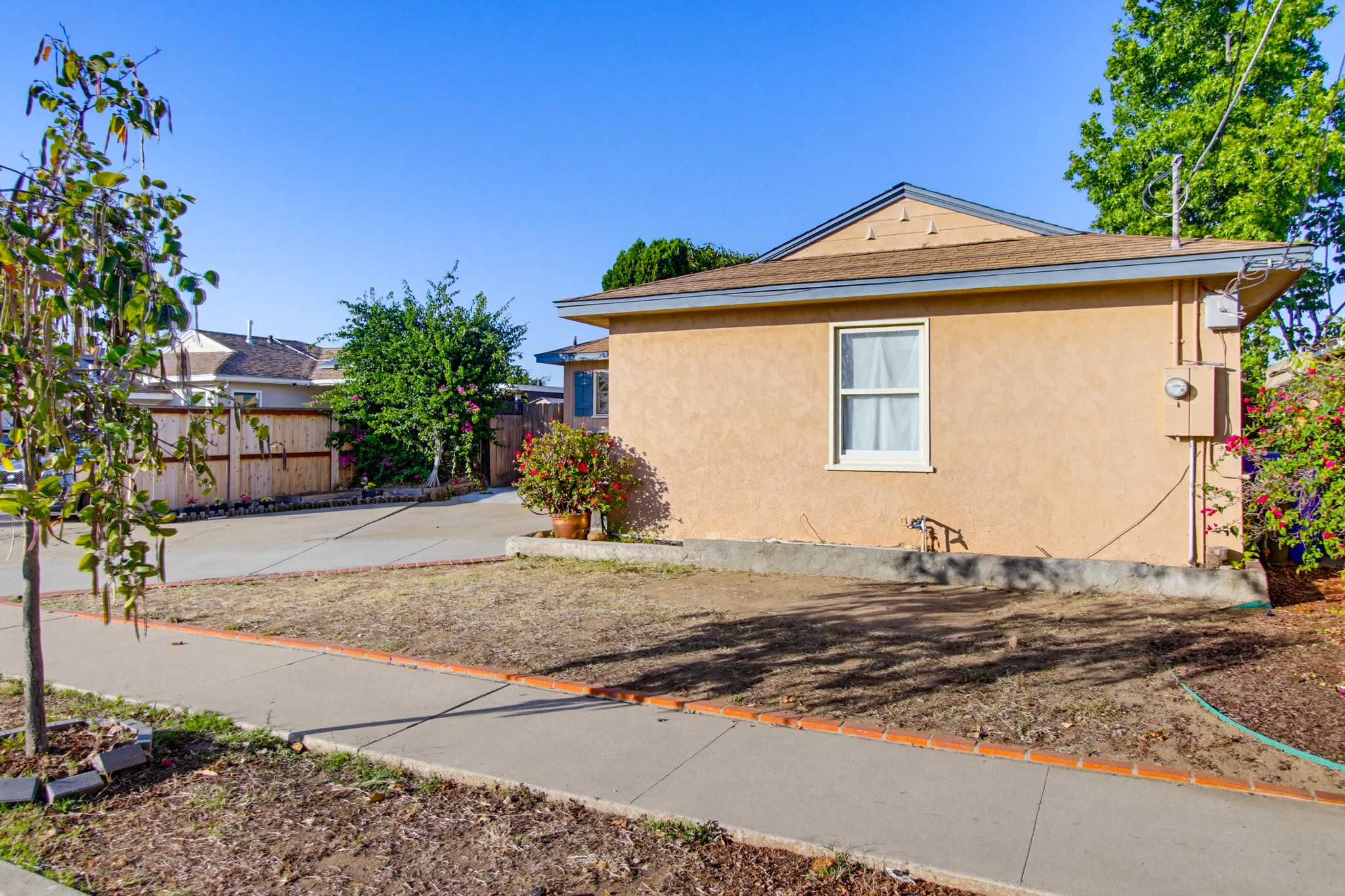 Virtual tour photo 4 of 65 for 5236 Lewison Ave