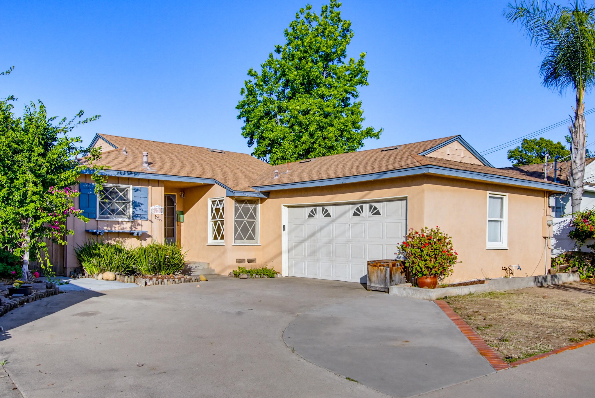 Virtual tour photo 5 of 65 for 5236 Lewison Ave