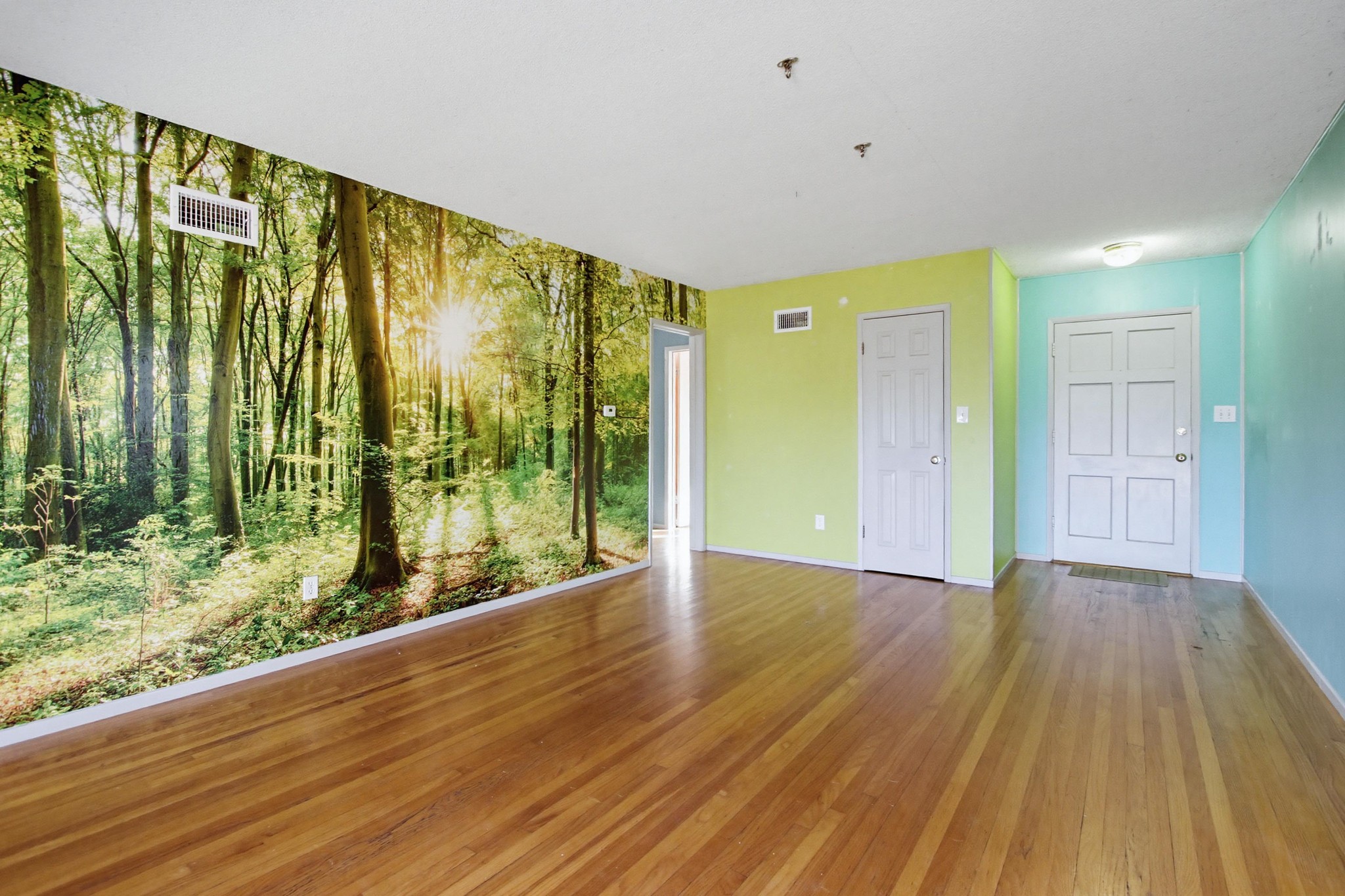 Virtual tour photo 10 of 65 for 5236 Lewison Ave