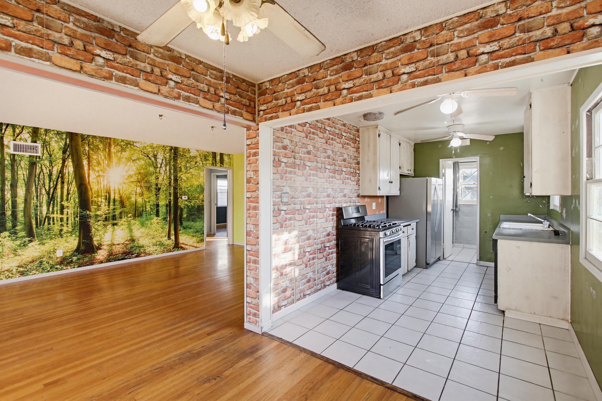 Virtual tour photo 17 of 65 for 5236 Lewison Ave