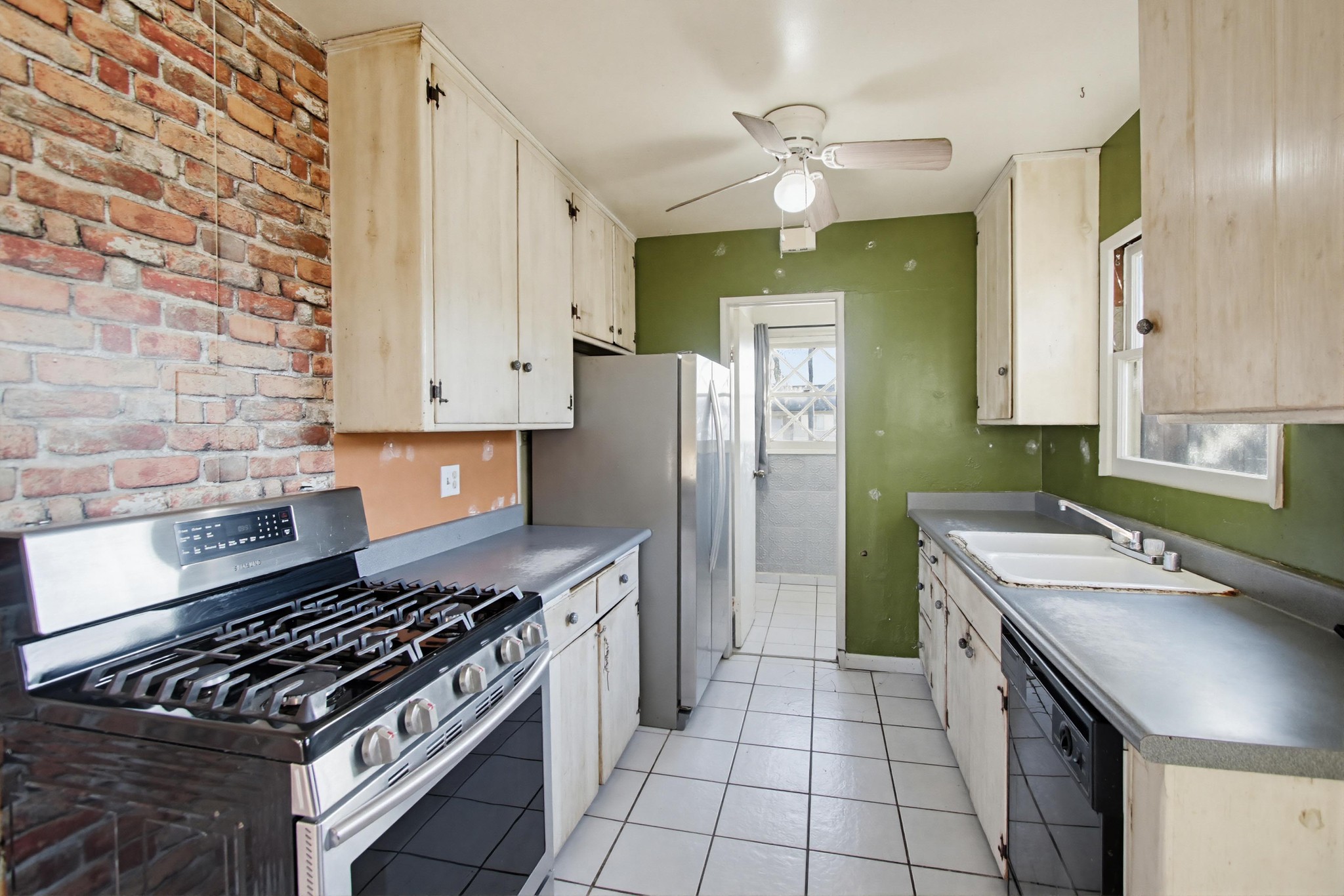 Virtual tour photo 22 of 65 for 5236 Lewison Ave