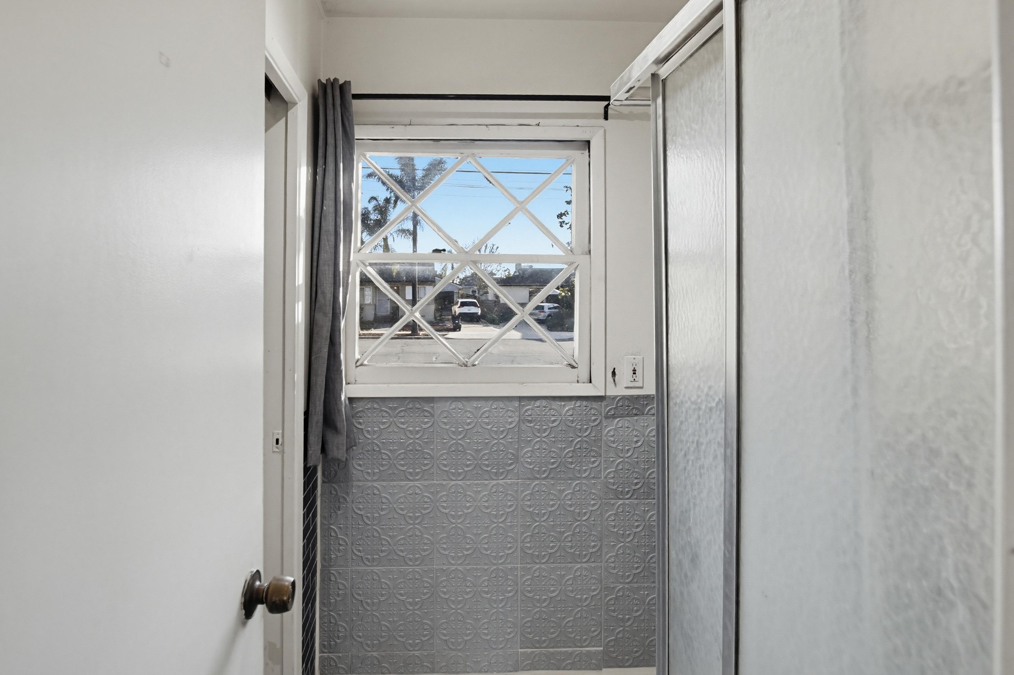 Virtual tour photo 24 of 65 for 5236 Lewison Ave