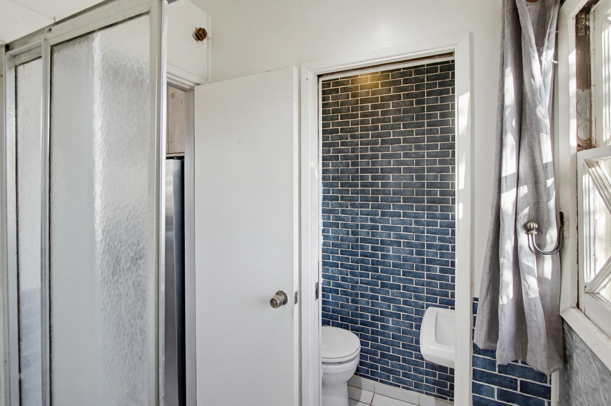 Virtual tour photo 26 of 65 for 5236 Lewison Ave