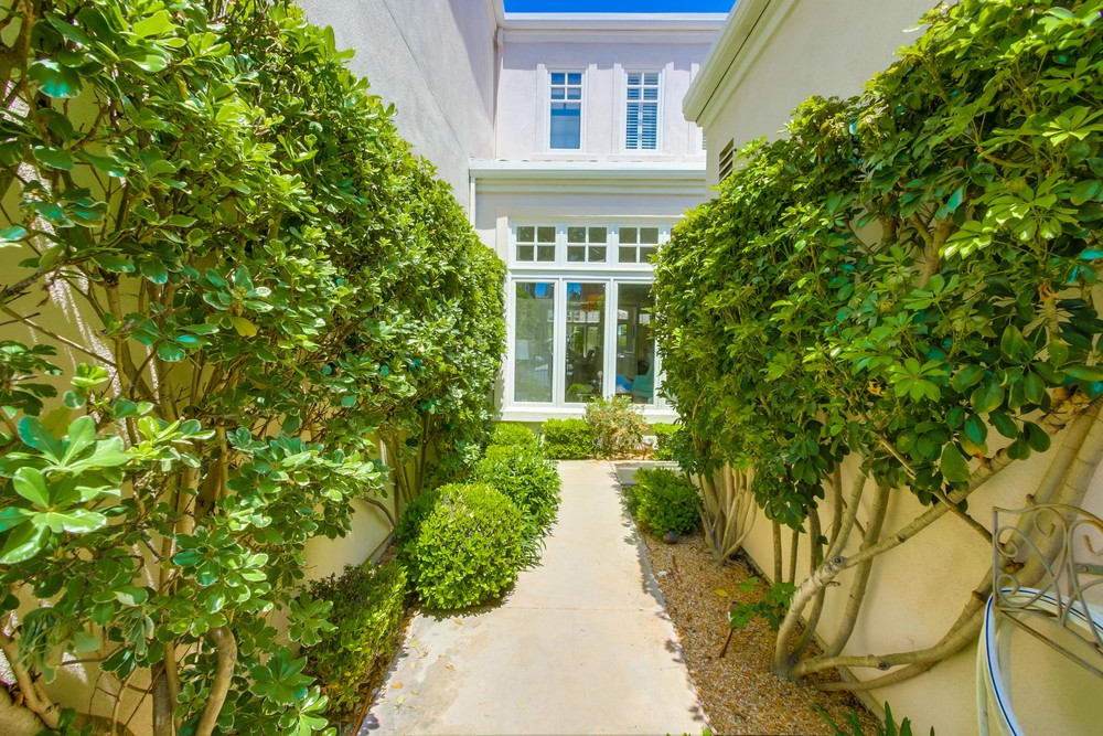Virtual tour photo 4 of 45 for 5238 Renaissance Ave