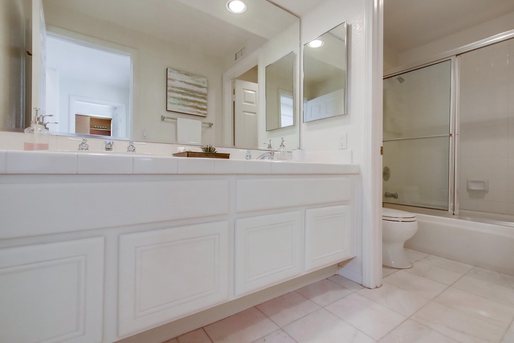 Virtual tour photo 40 of 45 for 5238 Renaissance Ave