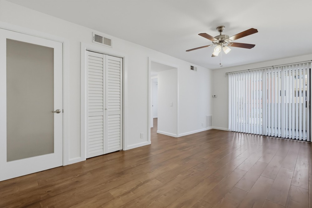 Virtual tour photo 9 of 57 for 524 Venice Way
