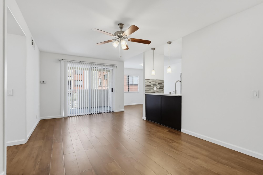 Virtual tour photo 12 of 57 for 524 Venice Way