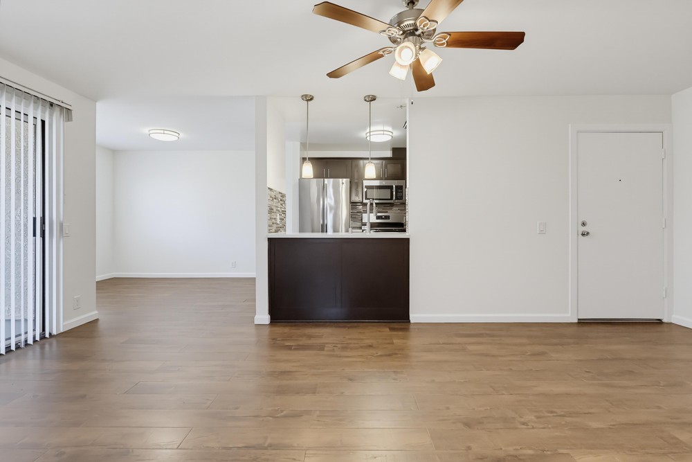 Virtual tour photo 13 of 57 for 524 Venice Way