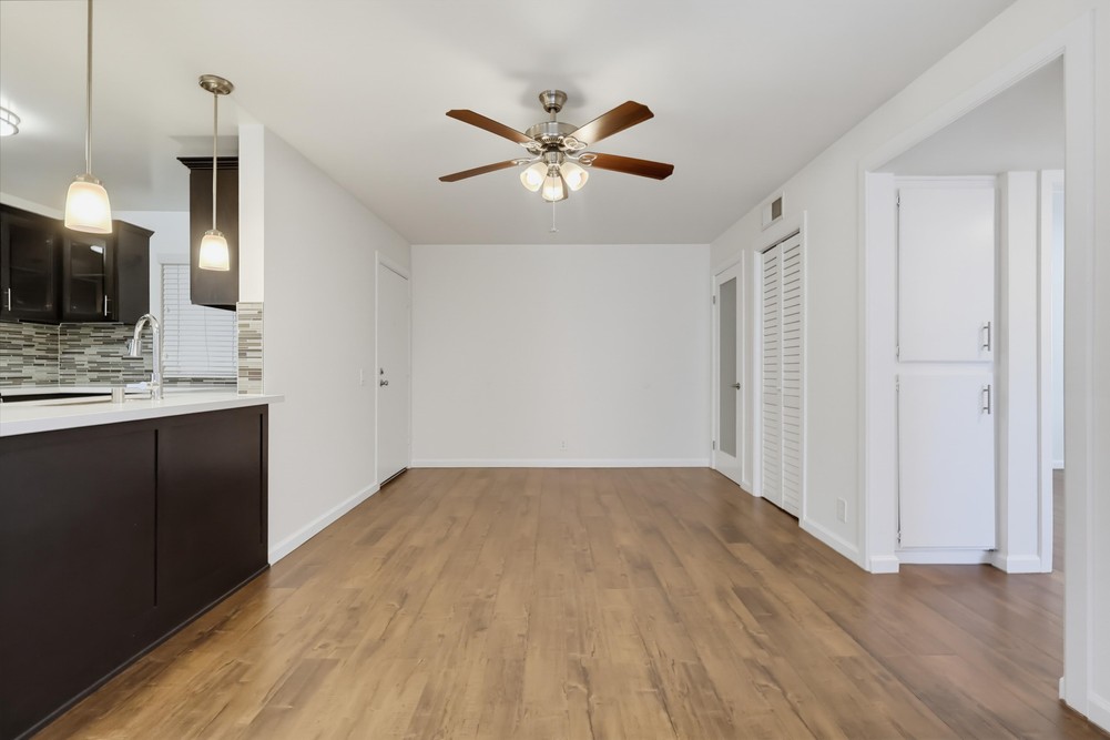 Virtual tour photo 15 of 57 for 524 Venice Way