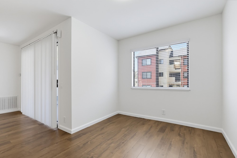 Virtual tour photo 27 of 57 for 524 Venice Way