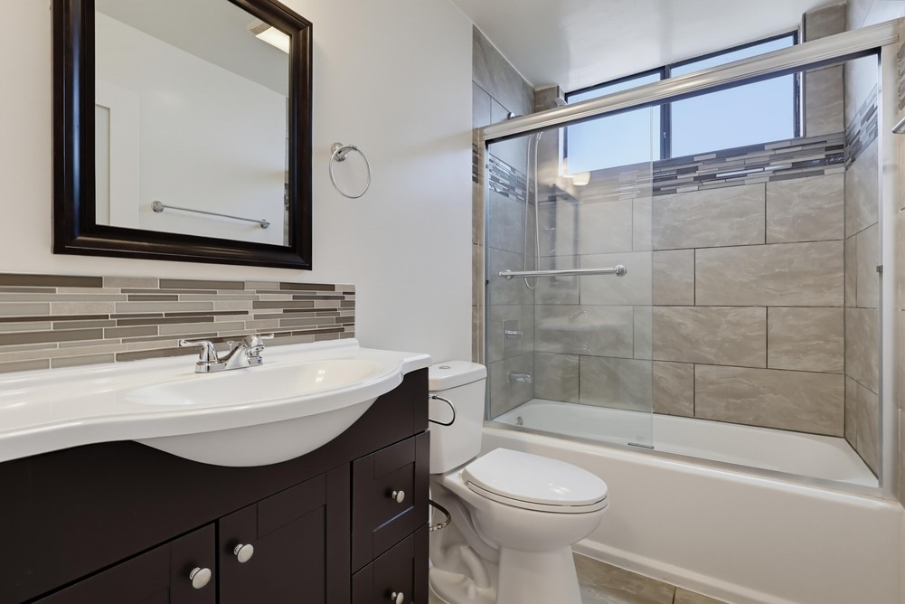 Virtual tour photo 32 of 57 for 524 Venice Way