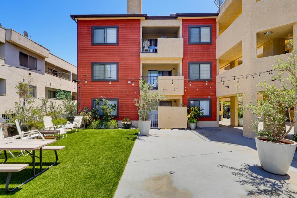 Virtual tour photo 54 of 57 for 524 Venice Way
