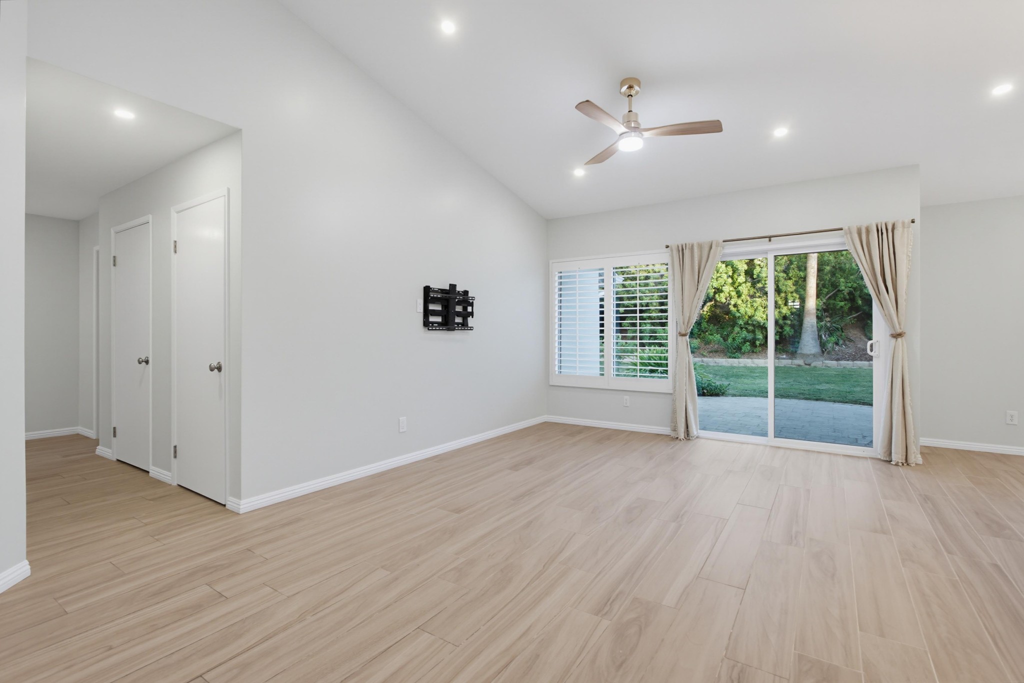 Virtual tour photo 16 of 68 for 5241 Mandarin Dr