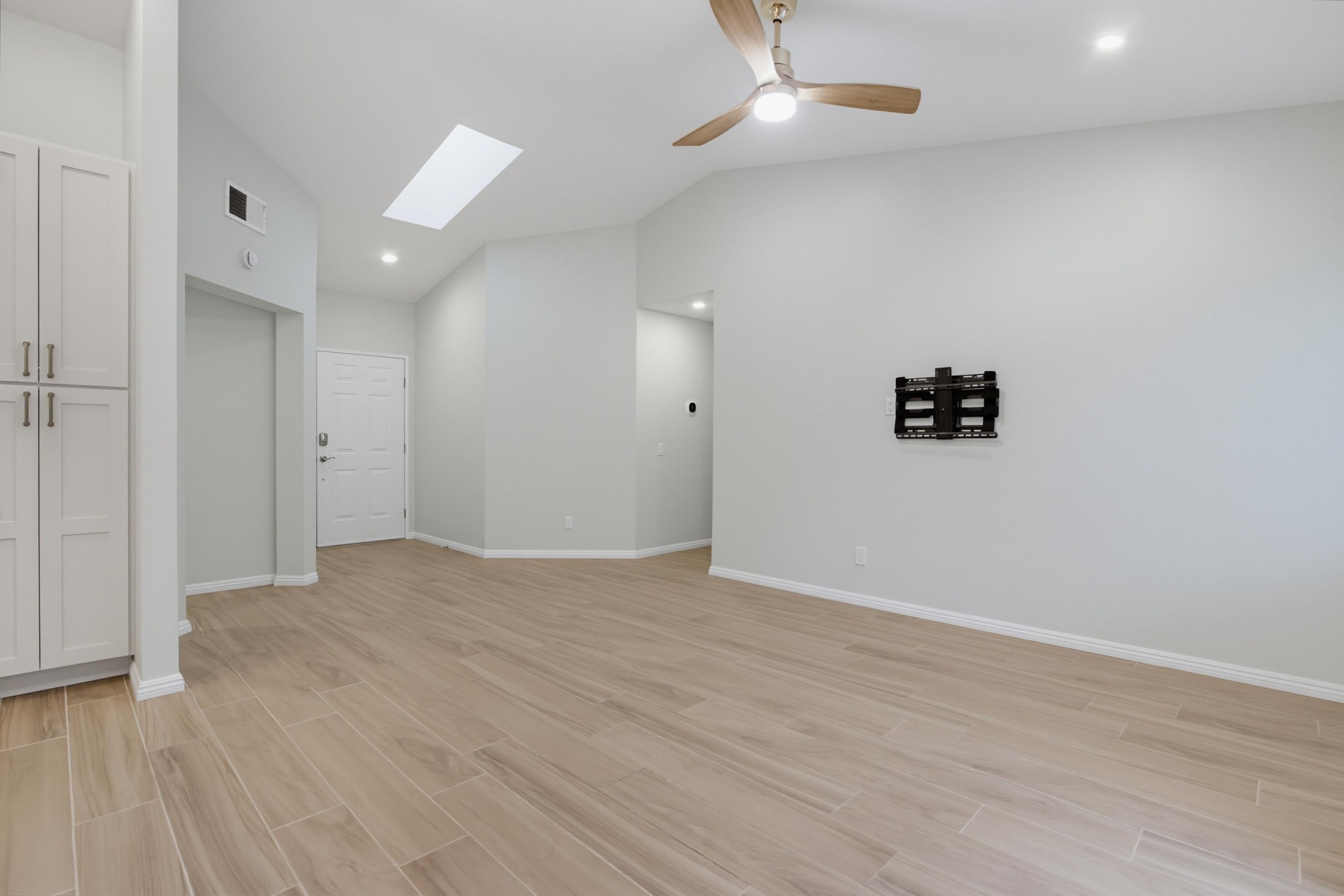 Virtual tour photo 17 of 68 for 5241 Mandarin Dr