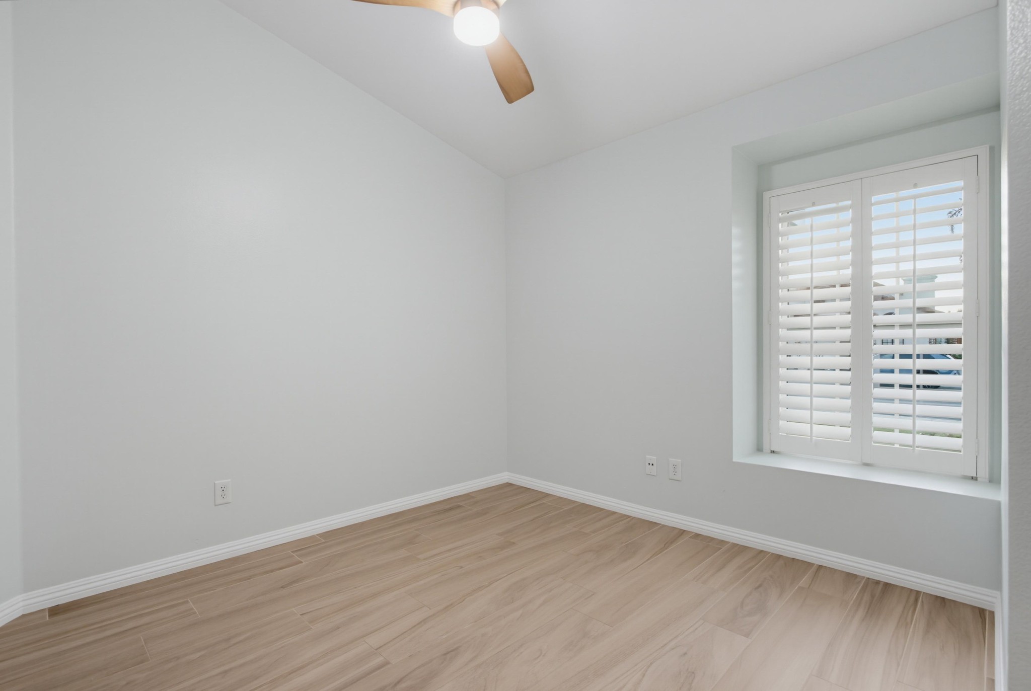 Virtual tour photo 32 of 68 for 5241 Mandarin Dr