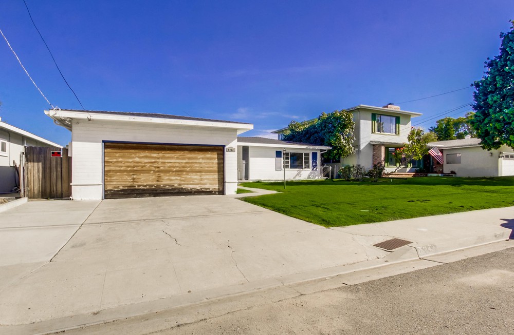 Virtual tour photo 4 of 34 for 5243 E Falls View Dr