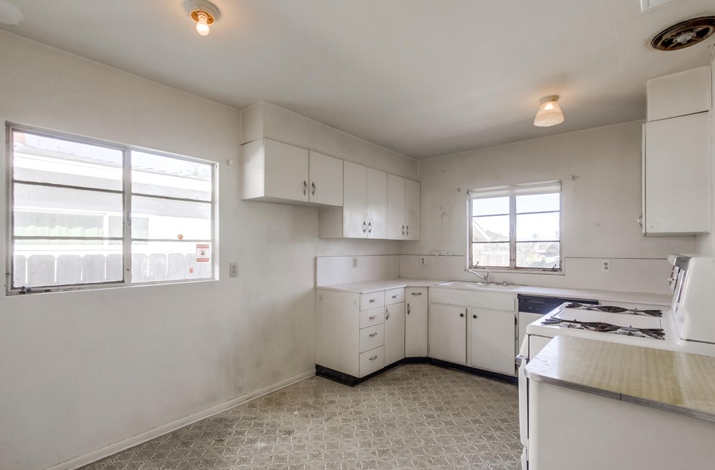 Virtual tour photo 11 of 34 for 5243 E Falls View Dr
