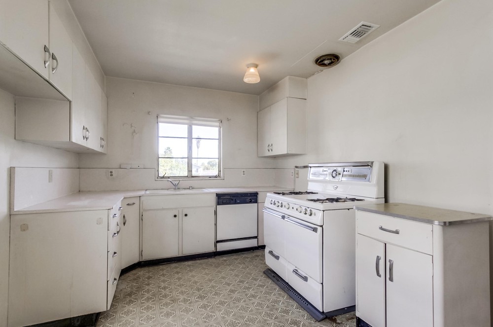 Virtual tour photo 12 of 34 for 5243 E Falls View Dr