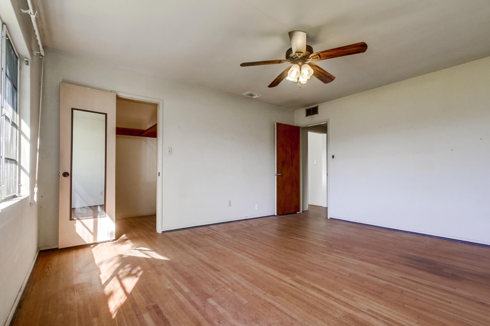 Virtual tour photo 15 of 34 for 5243 E Falls View Dr