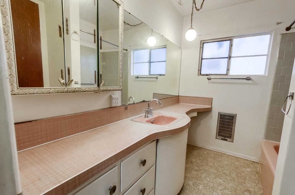 Virtual tour photo 18 of 34 for 5243 E Falls View Dr