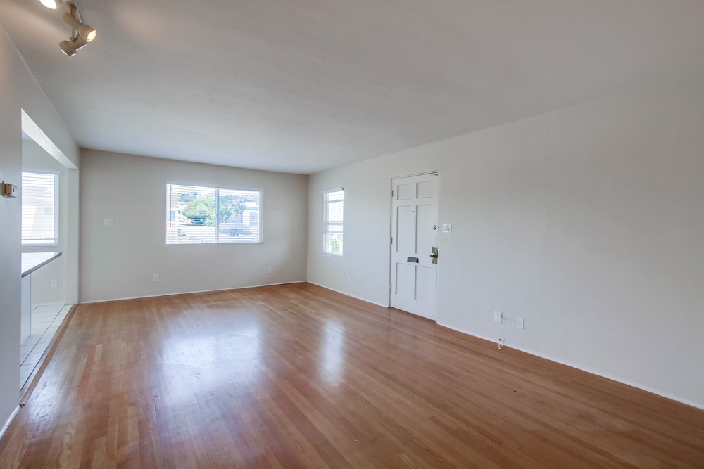 Virtual tour photo 5 of 33 for 5244 La Jolla Mesa Dr