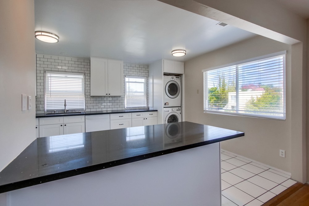Virtual tour photo 10 of 33 for 5244 La Jolla Mesa Dr