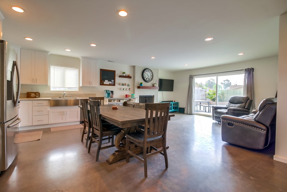 Virtual tour photo 6 of 32 for 5245 Northridge Ave