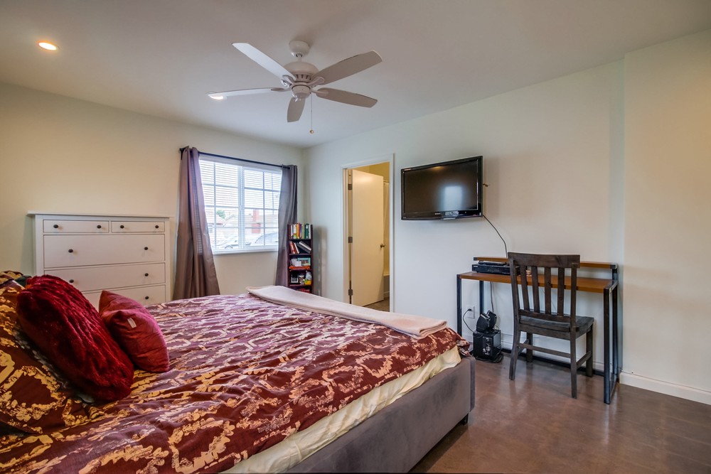Virtual tour photo 16 of 32 for 5245 Northridge Ave