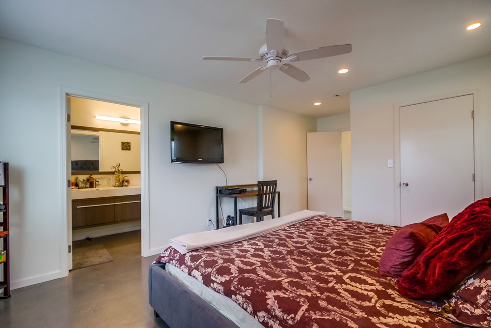 Virtual tour photo 17 of 32 for 5245 Northridge Ave