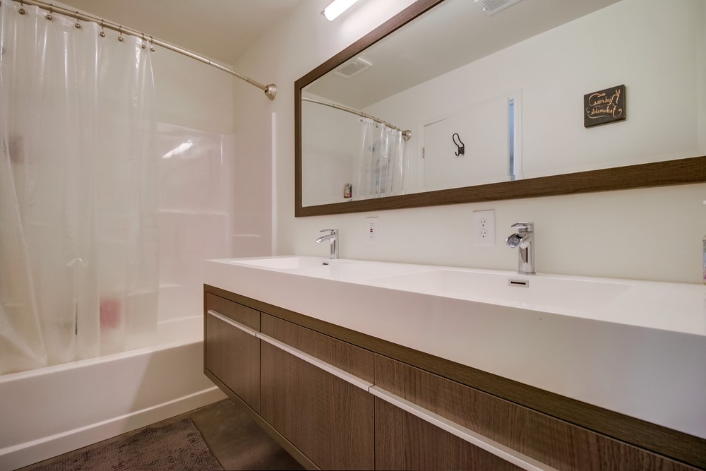 Virtual tour photo 18 of 32 for 5245 Northridge Ave