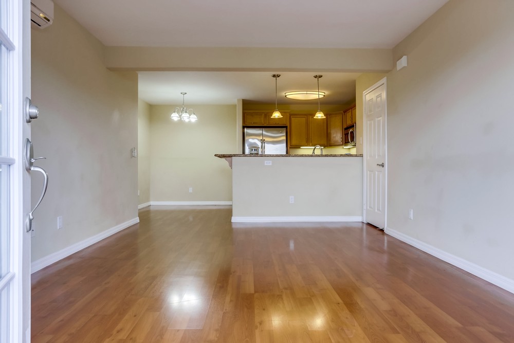 Virtual tour photo 4 of 23 for 5252 Balboa Arms Dr #189