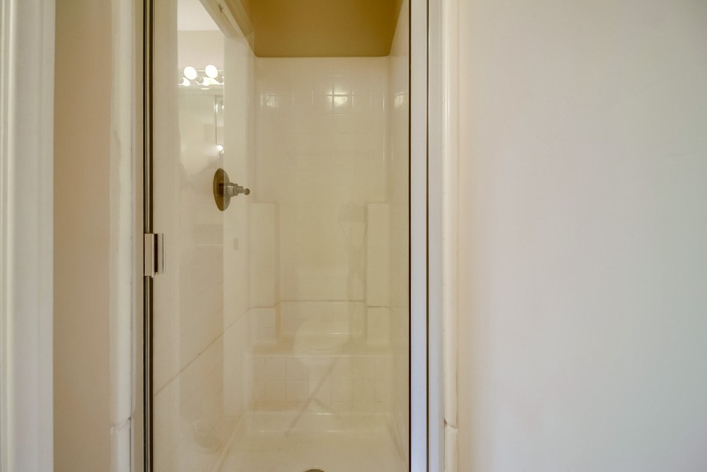 Virtual tour photo 17 of 30 for 5252 Balboa Arms Dr #228