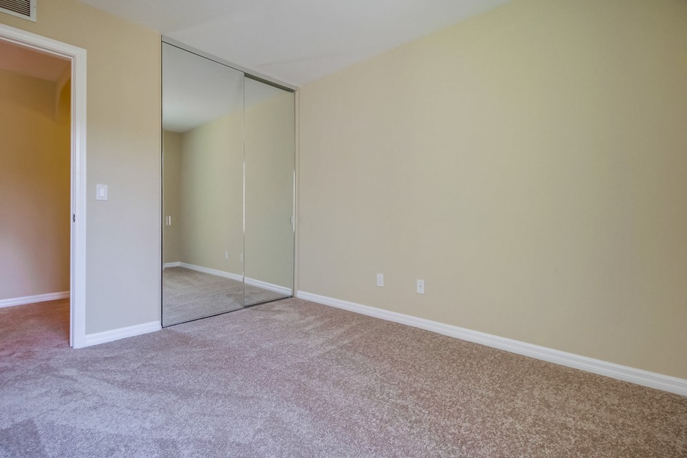 Virtual tour photo 20 of 30 for 5252 Balboa Arms Dr #228