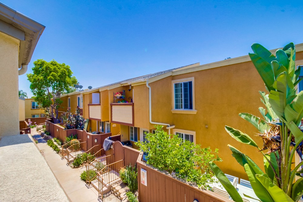 Virtual tour photo 24 of 30 for 5252 Balboa Arms Dr #228