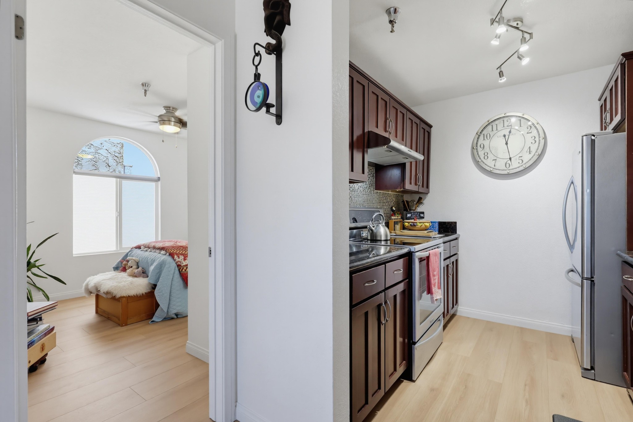 Virtual tour photo 9 of 25 for 5252 Orange Ave