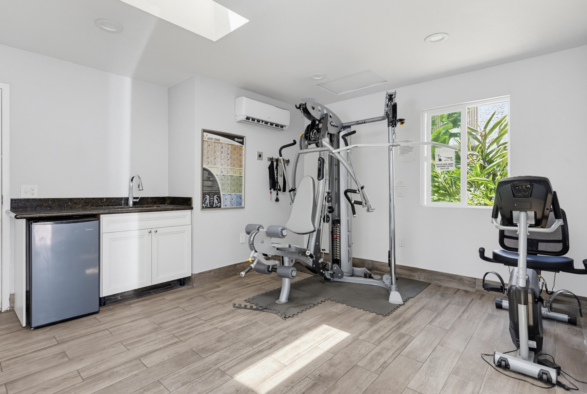 Virtual tour photo 23 of 25 for 5252 Orange Ave