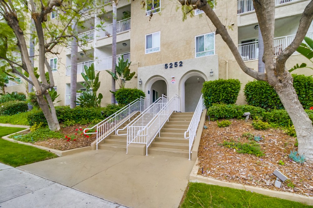 Virtual tour photo 1 of 28 for 5252 Orange Ave #326