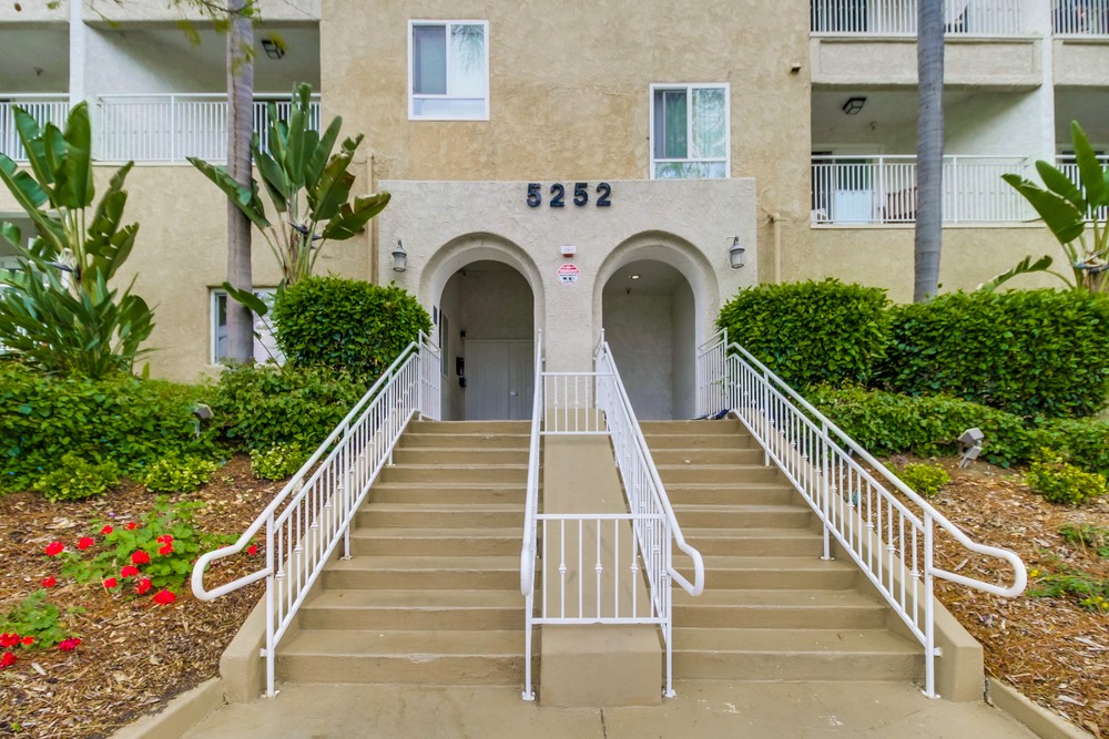 Virtual tour photo 5 of 28 for 5252 Orange Ave #326